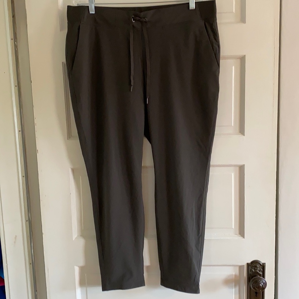 Athleta casual pant (NWOT)